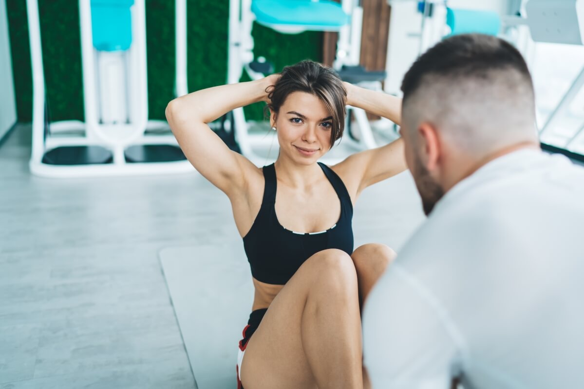 Trening indywidualny w siłowni w Białymstoku.