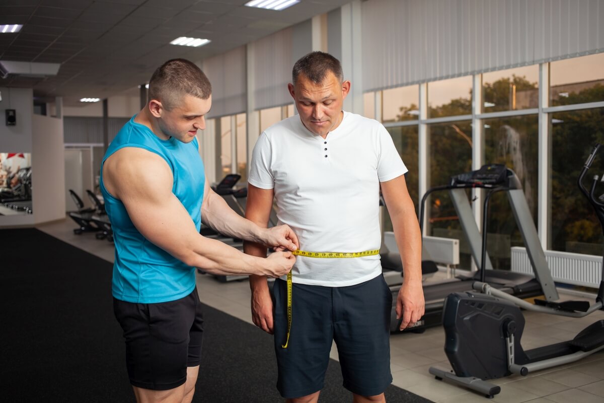 Trening odchudzający w siłowni w Białymstoku.